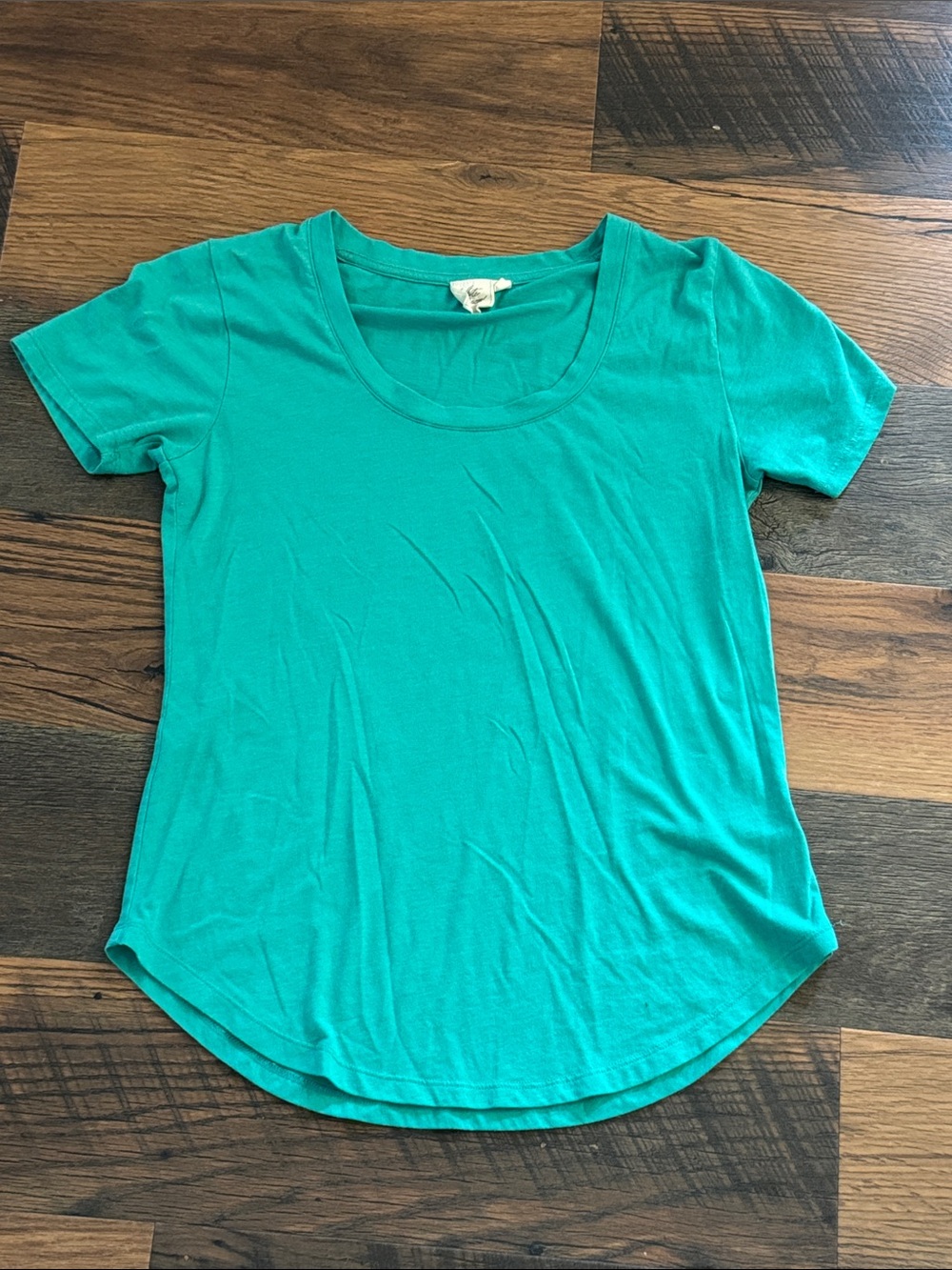 White Crow Scoop Neck Short Sleeve Tee in Teal Green